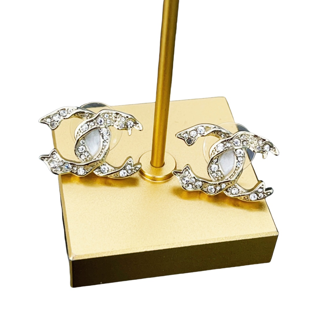 CCE128 CC Logo earring in metal and crystal - ccjewelryacc