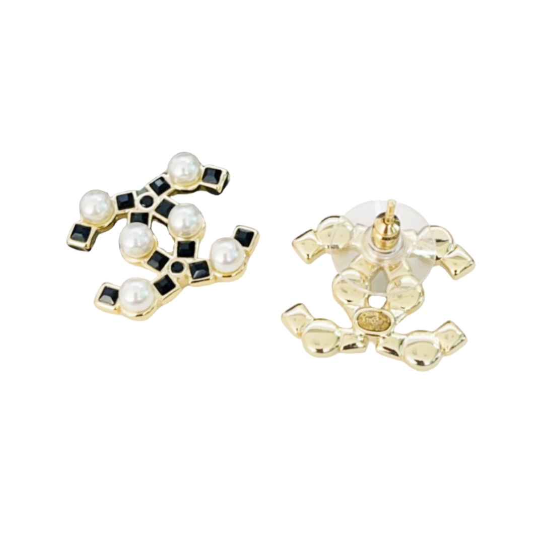 CCE125 CC Logo earring in black stone and pearl - ccjewelryacc