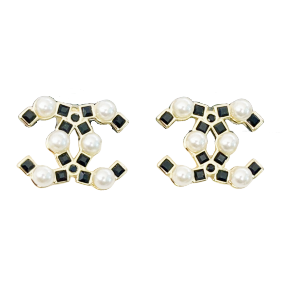 CCE125 CC Logo earring in black stone and pearl - ccjewelryacc