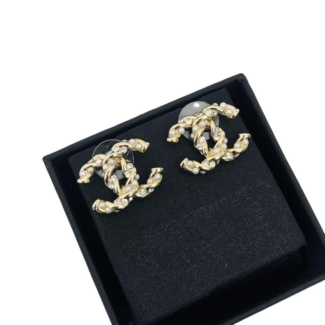 CCE124 Twisted cc earrings in metal crystal pearl - ccjewelryacc