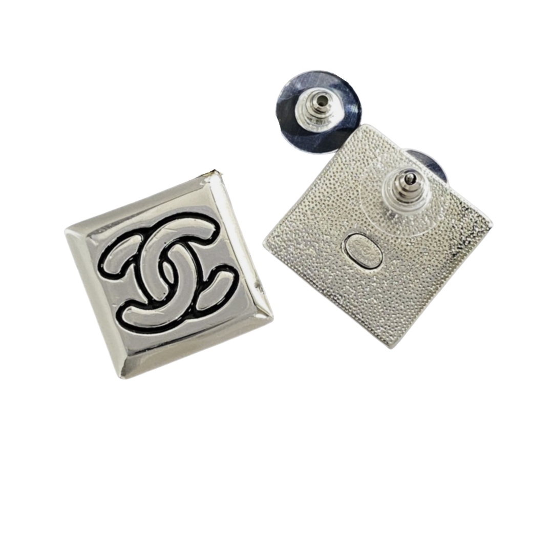 CCE786 Metal enamel square CC logo stud Earrings - ccjewelryacc