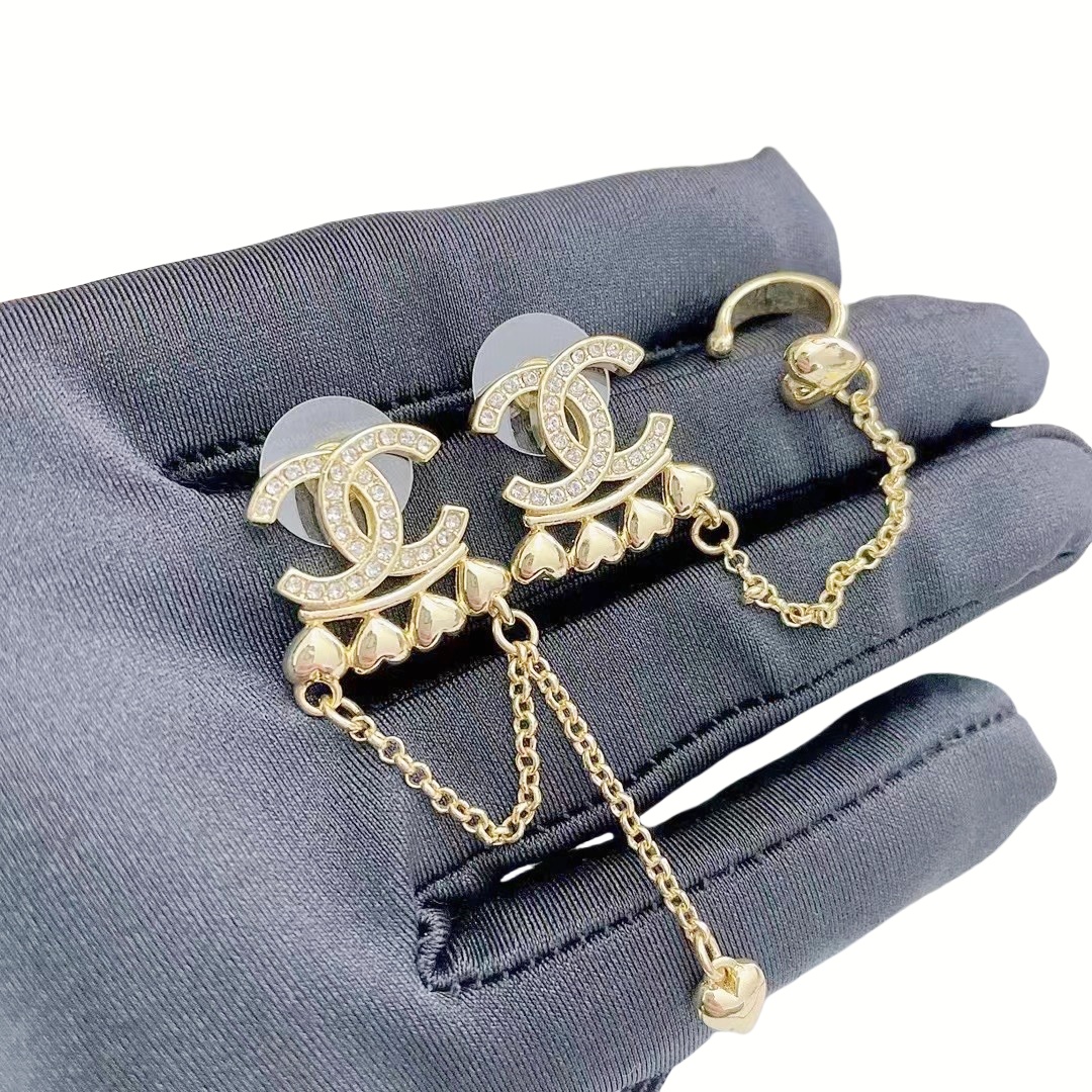 CCE154 Metal and crystal heart CC Stud earring With ear cuff - ccjewelryacc