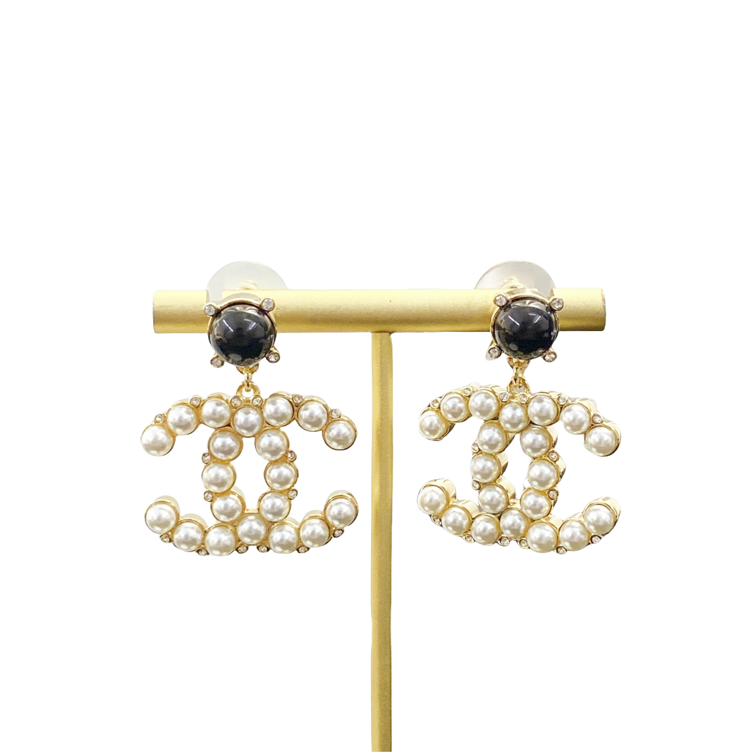 CCE816 Pearl CC logo drop earring - ccjewelryacc