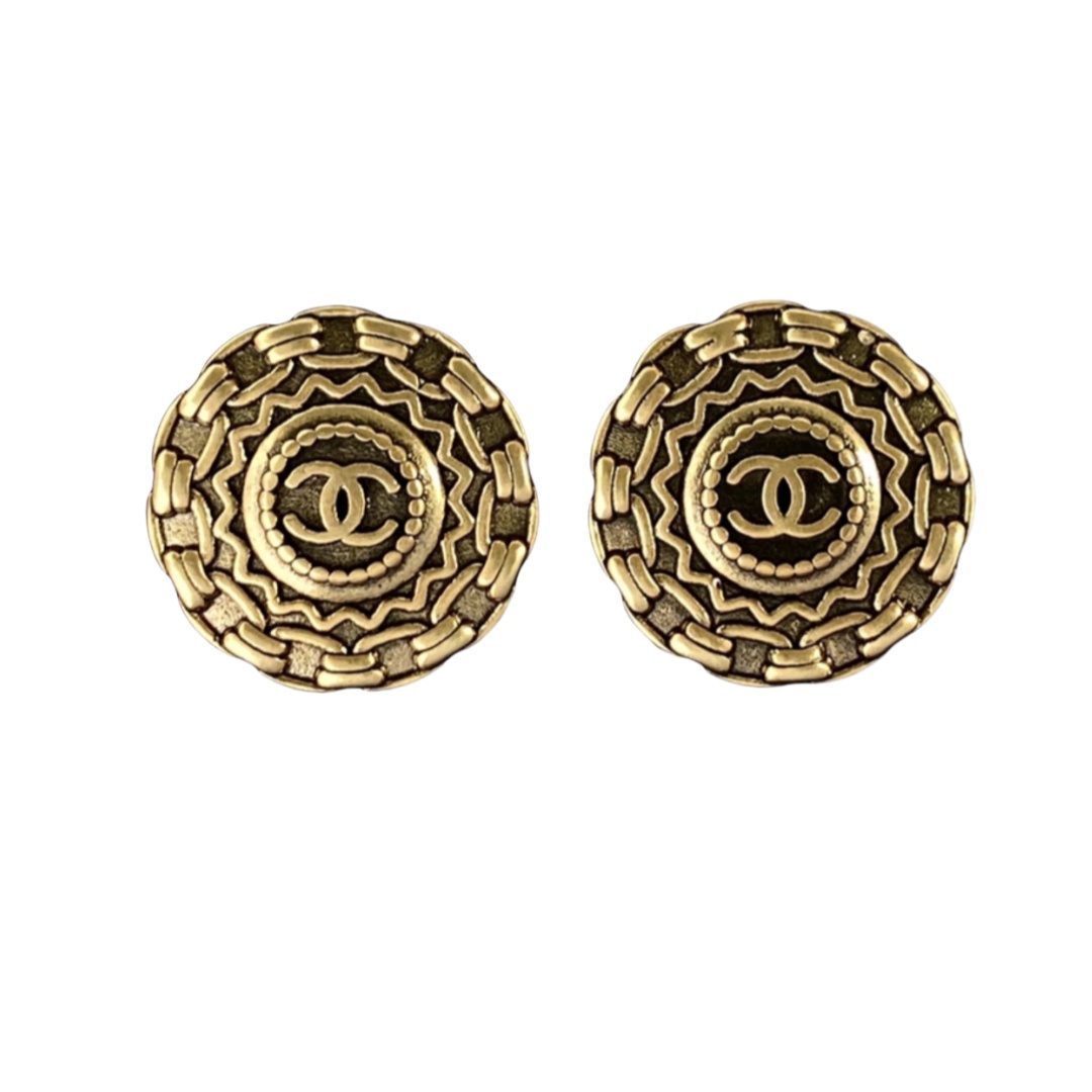 CCE713 Vintage Metal embossment Chain texture round stud earrings with cc logo - ccfashionjewelry
