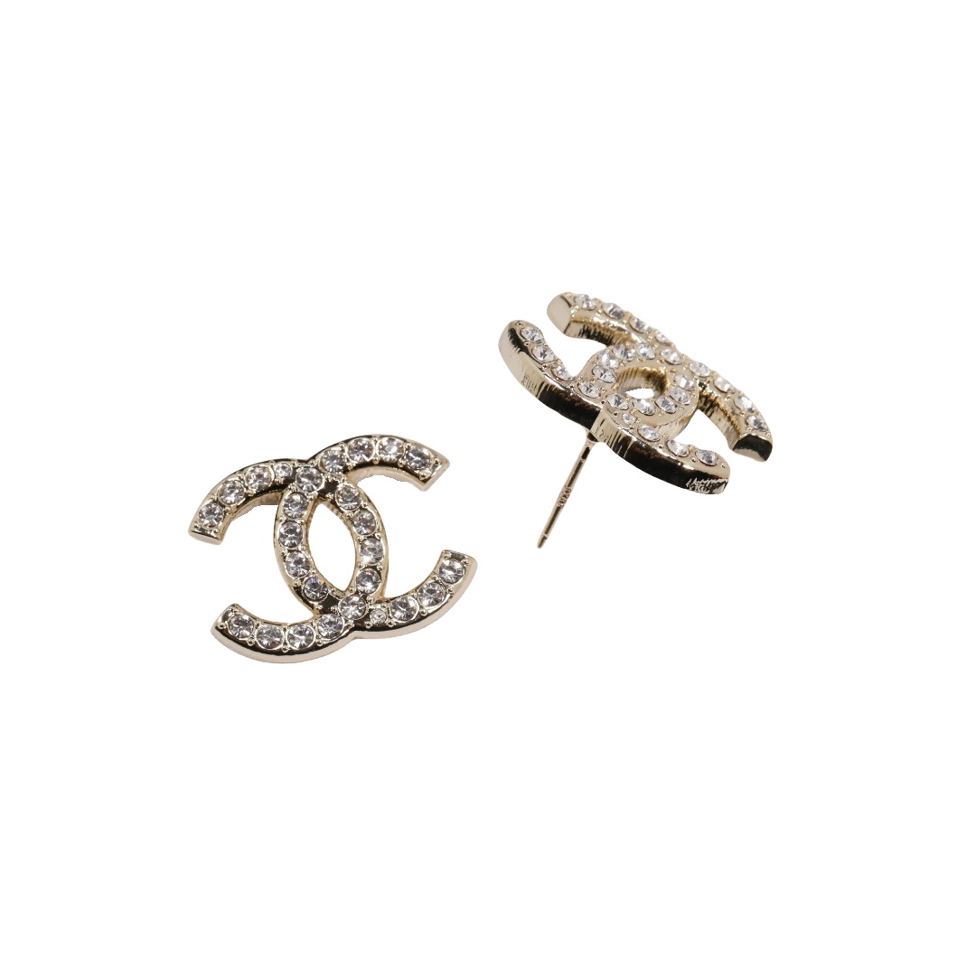 CCE158 Crystal cc logo stud earring in silver - ccjewelryacc