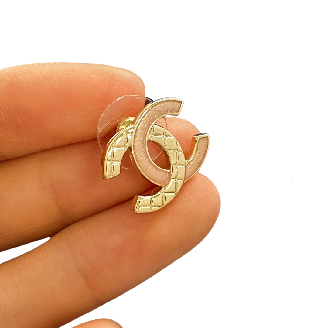 CCE719 Diamond cross pattern and pink enamel CC Logo stud earrings - ccfashionjewelry