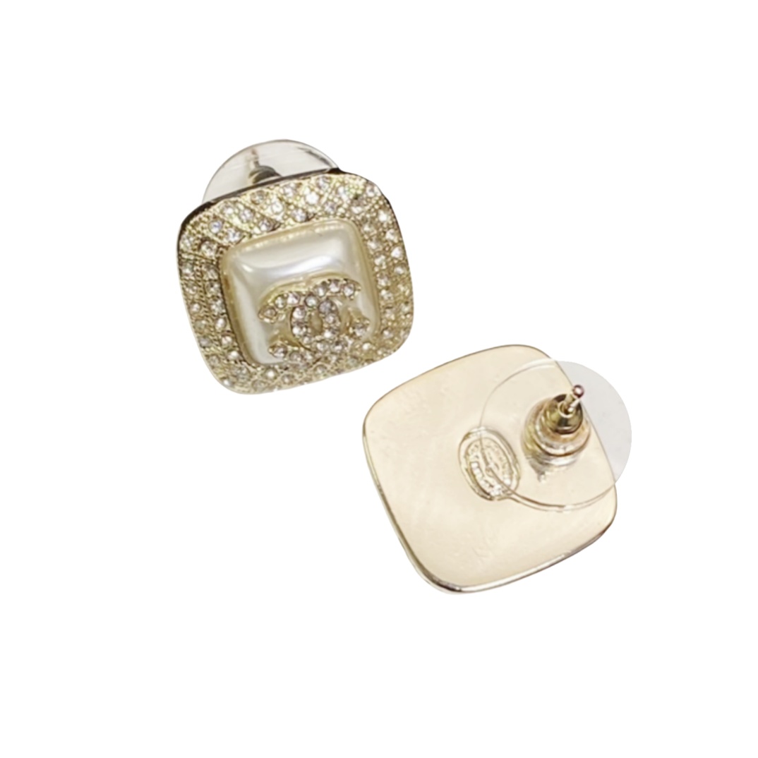 CCE247 Square crystal acrylic CC stud earring - ccjewelryacc