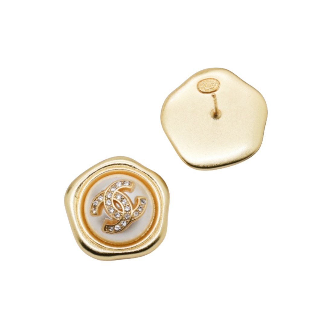 CCE257 Flower with cc logo stud earrings - ccjewelryacc