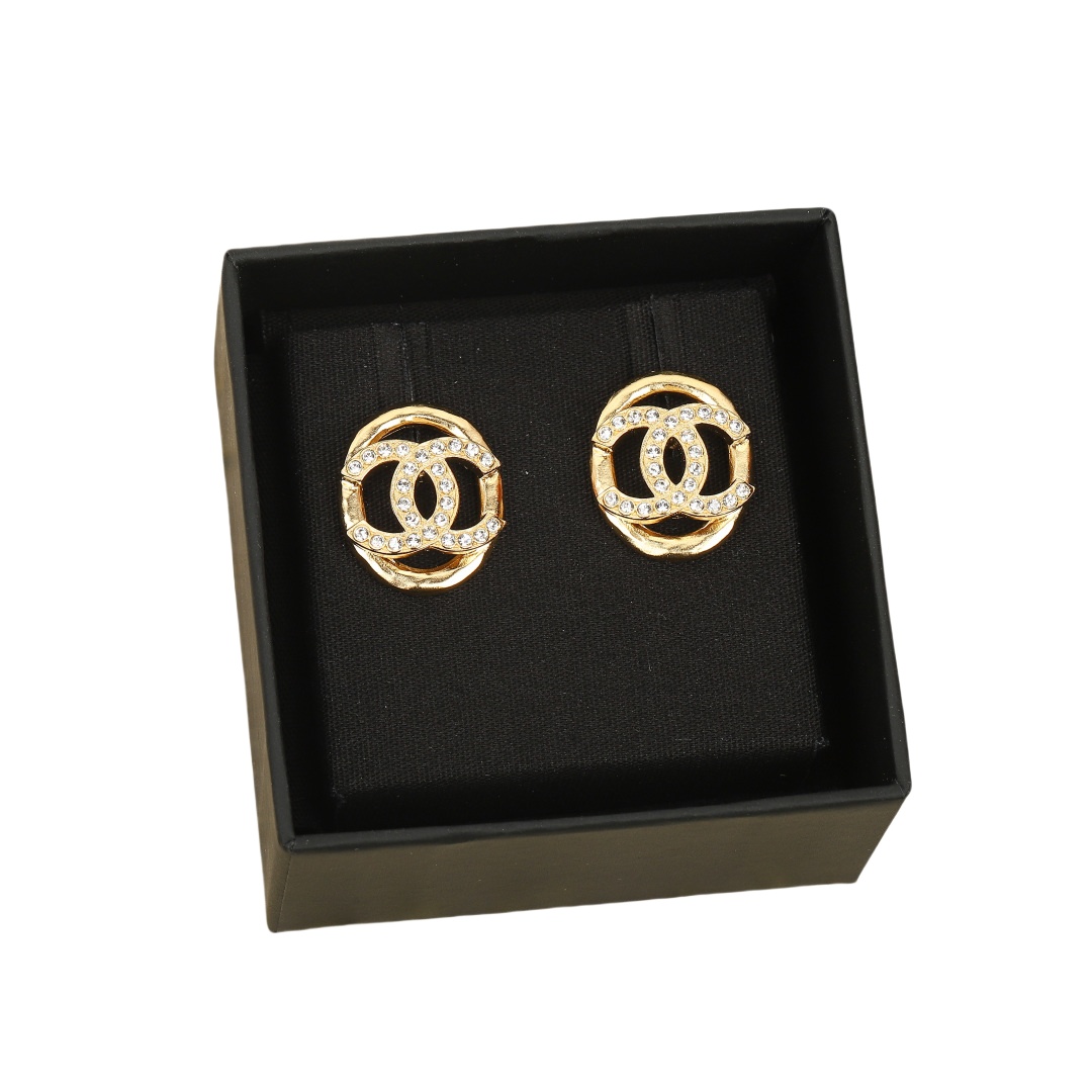CCE171 Metal Gold vintage CC stud earrings with crystal - ccfashionjewelry