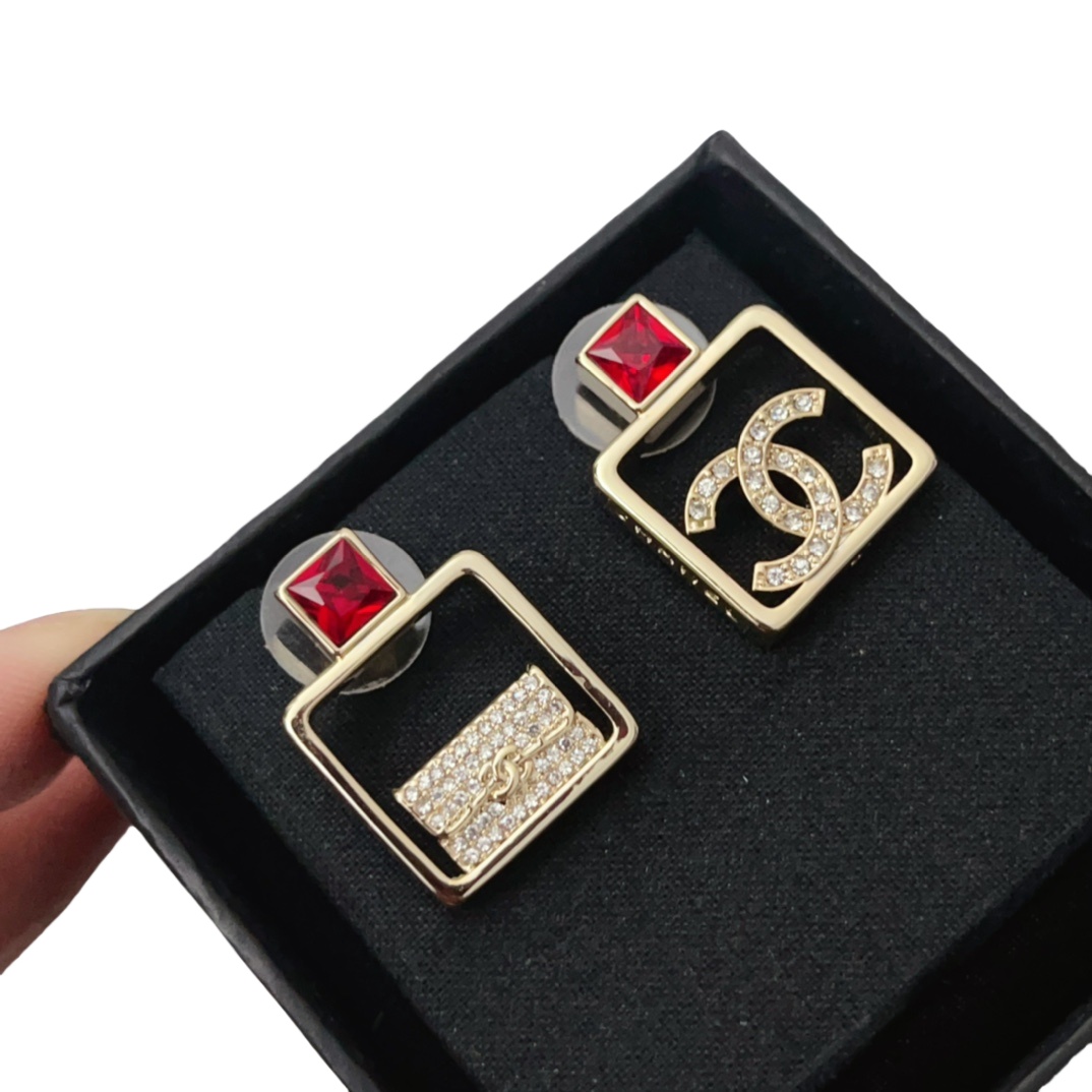 CCE222 Hollow Red perfume bottle with crystal bag and CC earring - ccjewelryacc