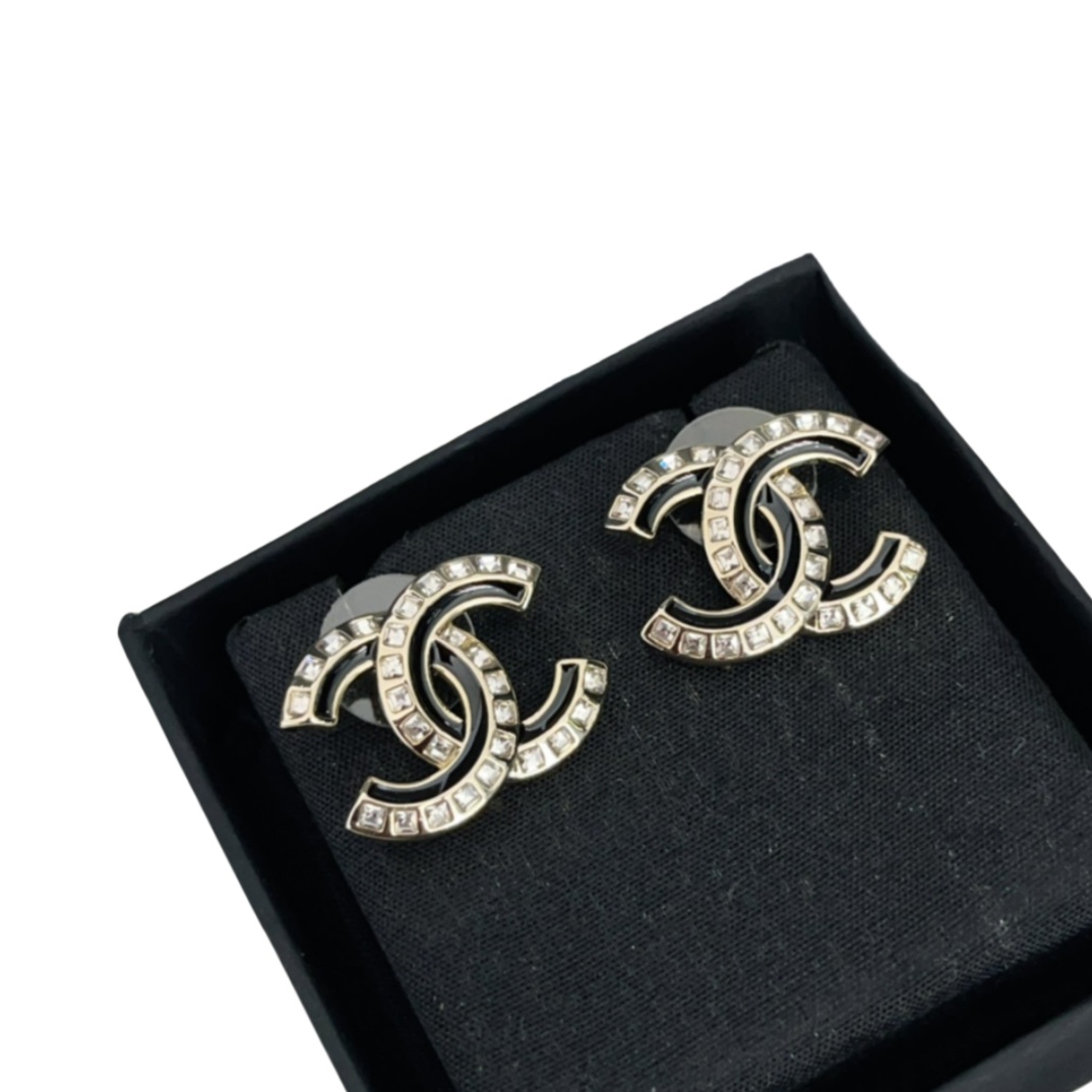 CCE181 Metal crystal Pink & Black enamel CC logo stud earring - ccjewelryacc