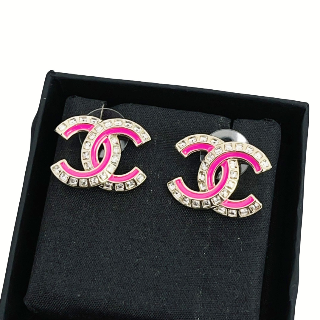 CCE181 Metal crystal Pink & Black enamel CC logo stud earring - ccjewelryacc