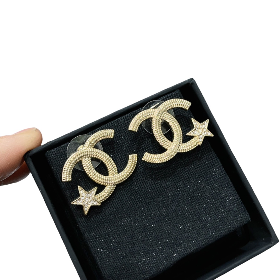 CCE177 Metal crystal star CC logo stud earring - ccjewelryacc