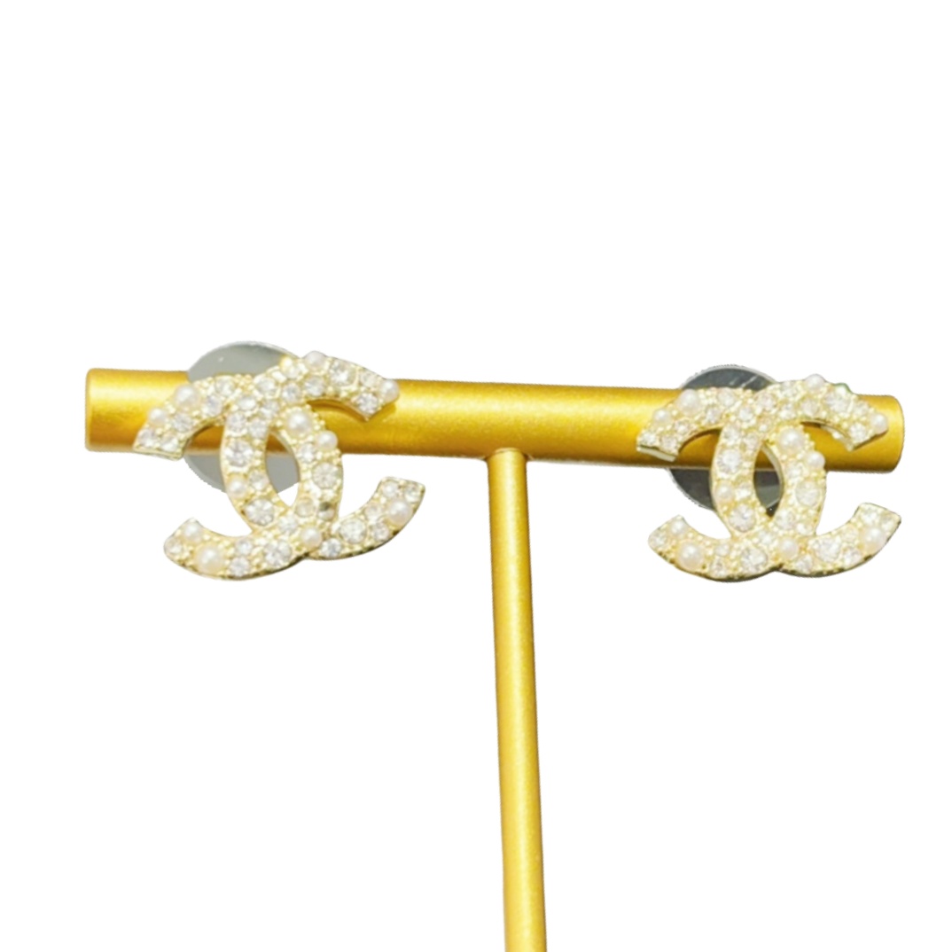 CCE173 Metal crystal pearl cc logo stud earrings - ccjewelryacc