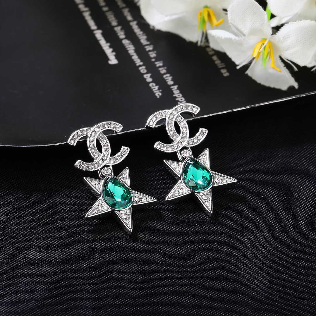 CCE830 Green gemstone star CC logo earrings - ccjewelryacc
