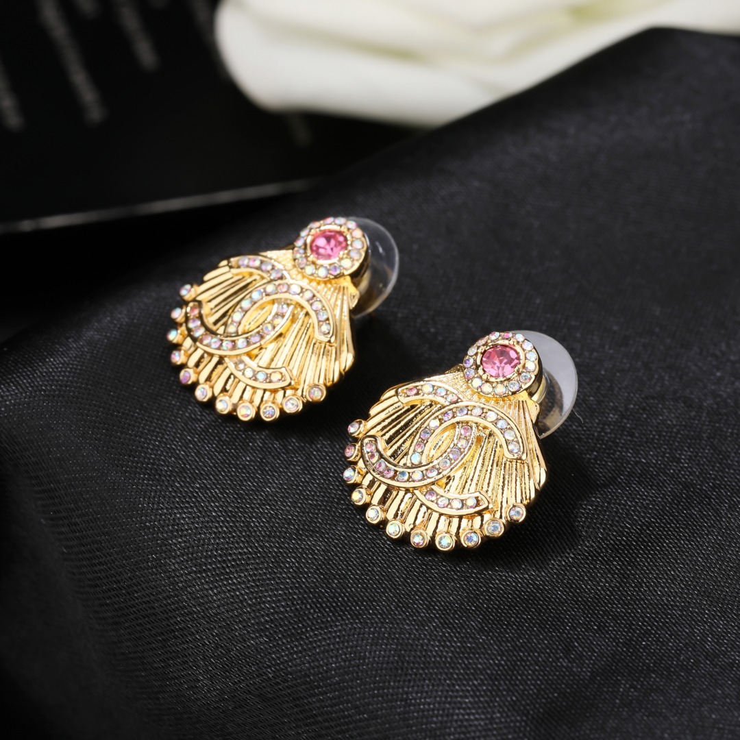 CCE114 Metal gold conch and CC logo earrings with color crystal - ccjewelryacc
