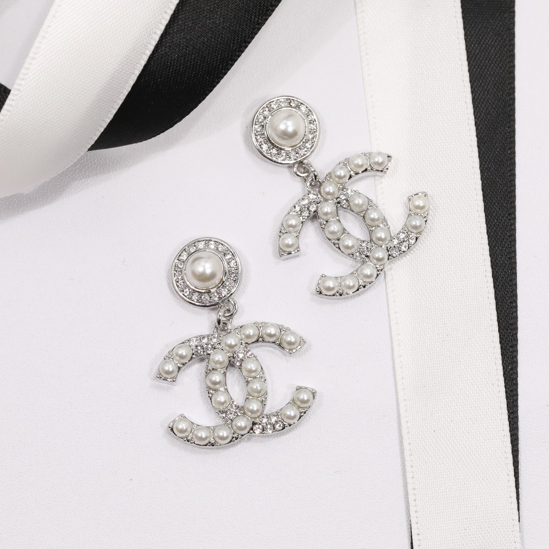 CCE080 Chanel crystal and pearls drop earrings - ccjewelryacc
