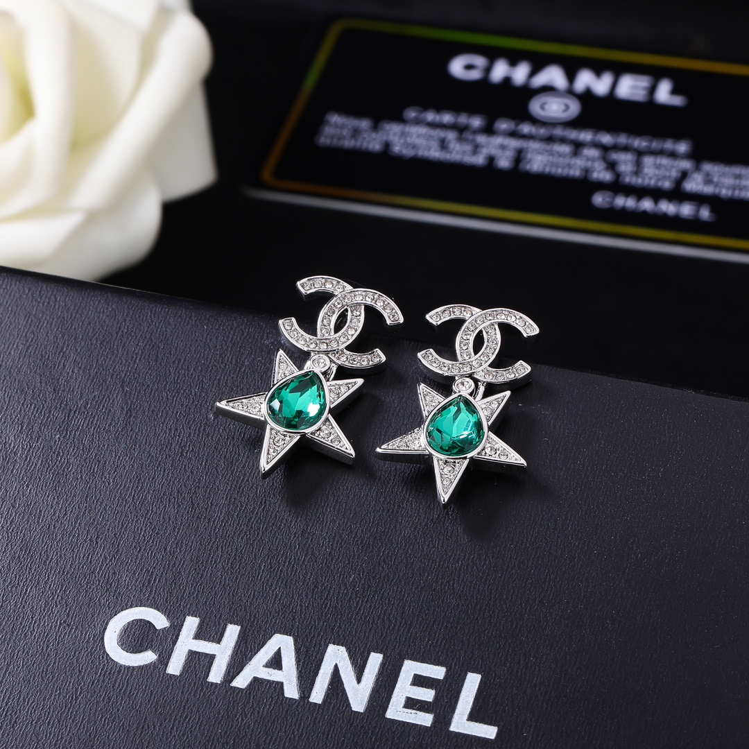 CCE830 Green gemstone star CC logo earrings - ccjewelryacc