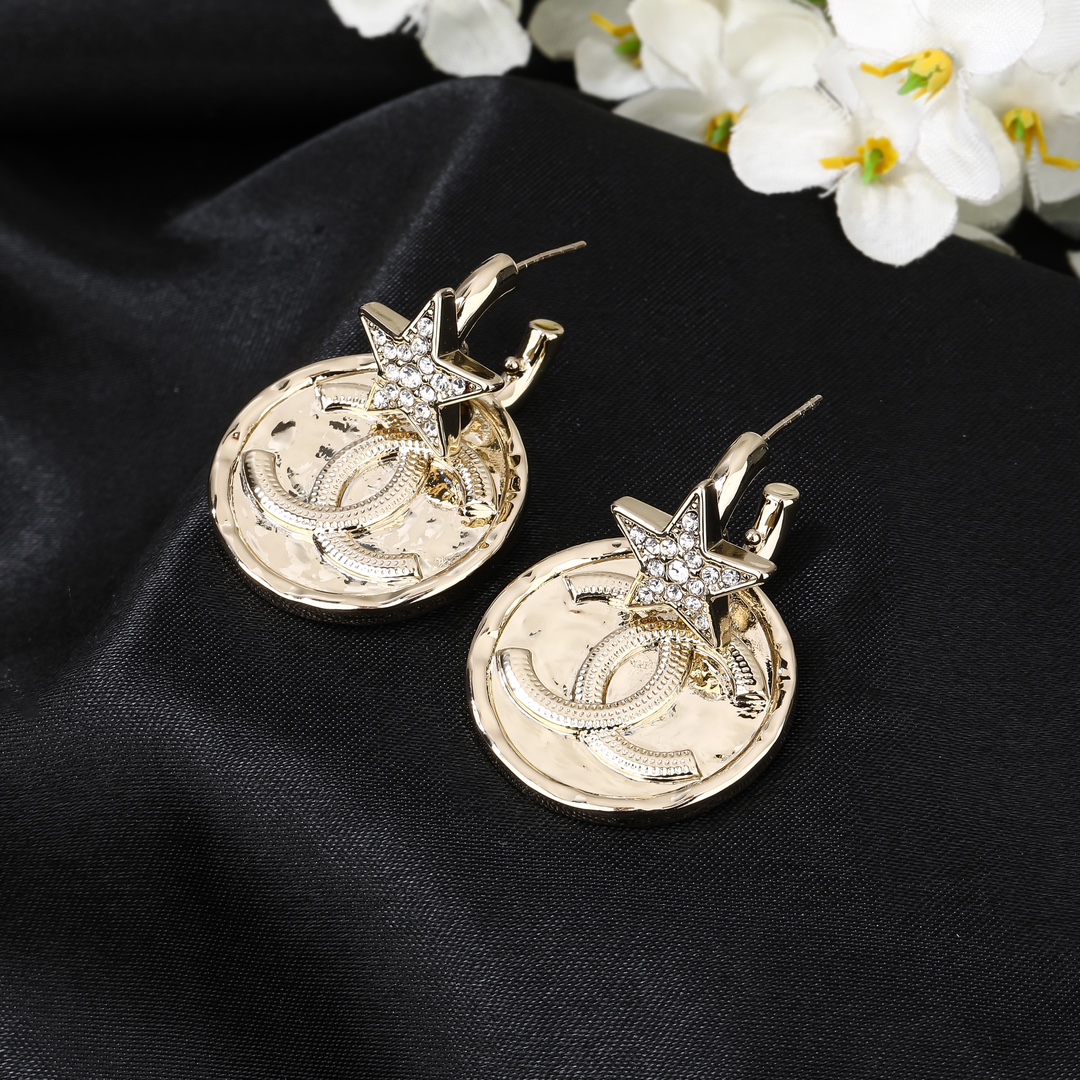CCE413 Metal gold coin Star with cc logo stud earrings - ccjewelryacc