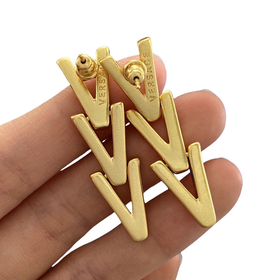 VSE025 Versace v earrings - ccjewelryacc