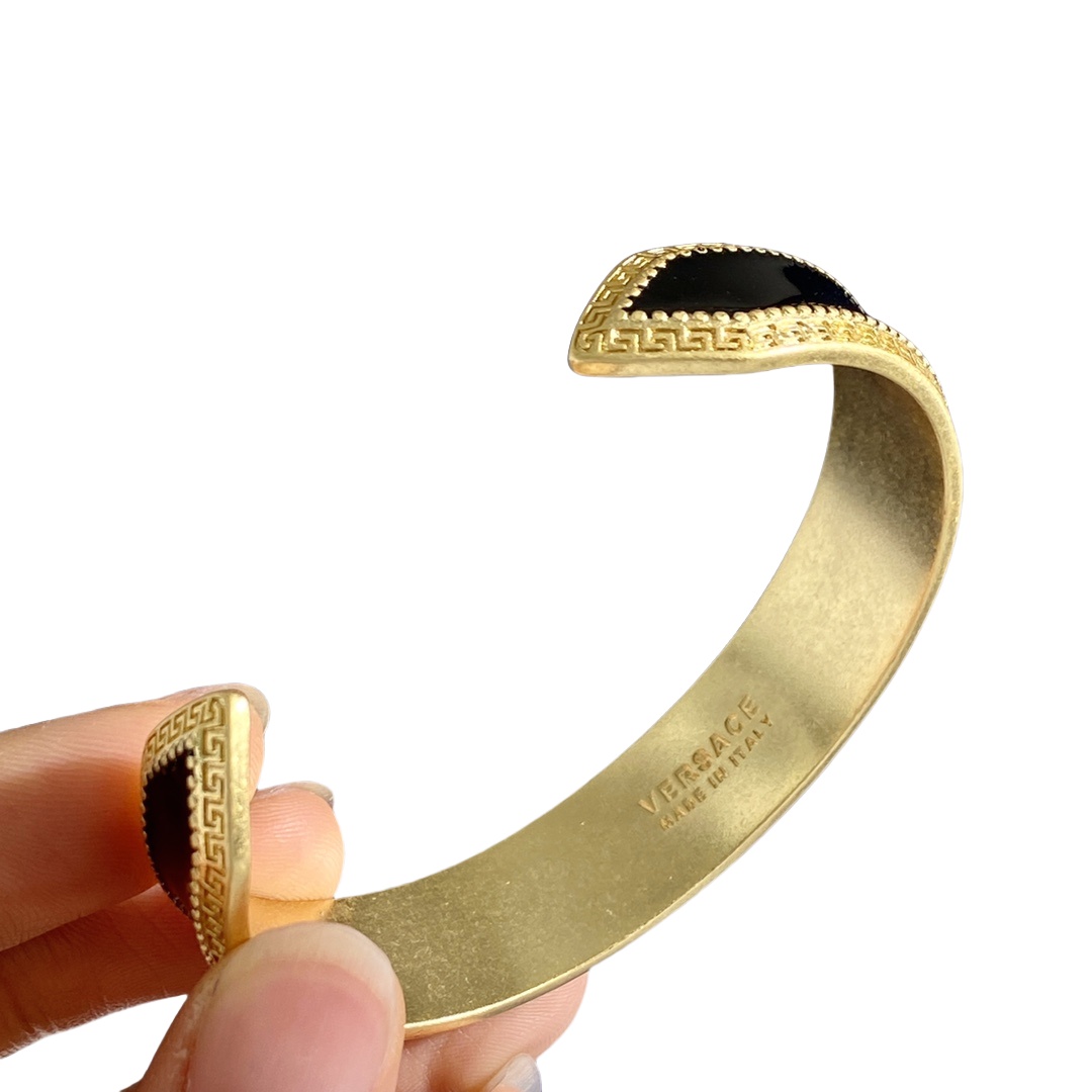 VSS008 Versace medusa enamel black bracelet - ccjewelryacc