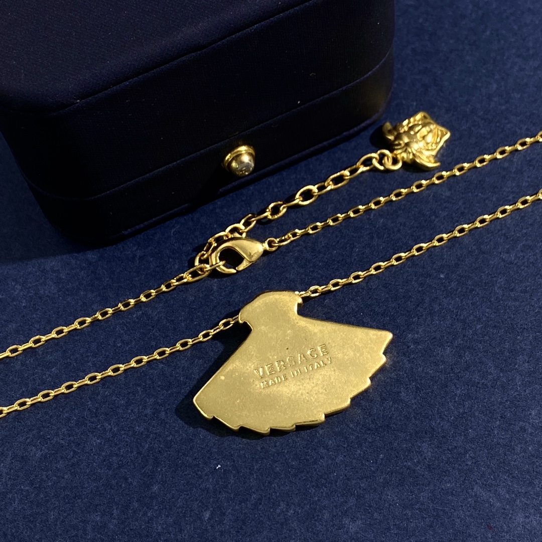 VSN077 Versace fanshaped medusa pendant necklace - ccjewelryacc