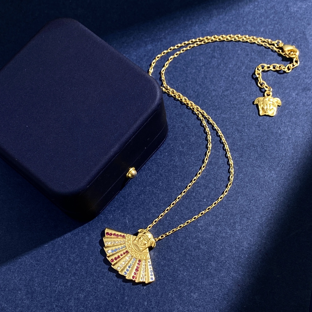 VSN077 Versace fanshaped medusa pendant necklace - ccjewelryacc
