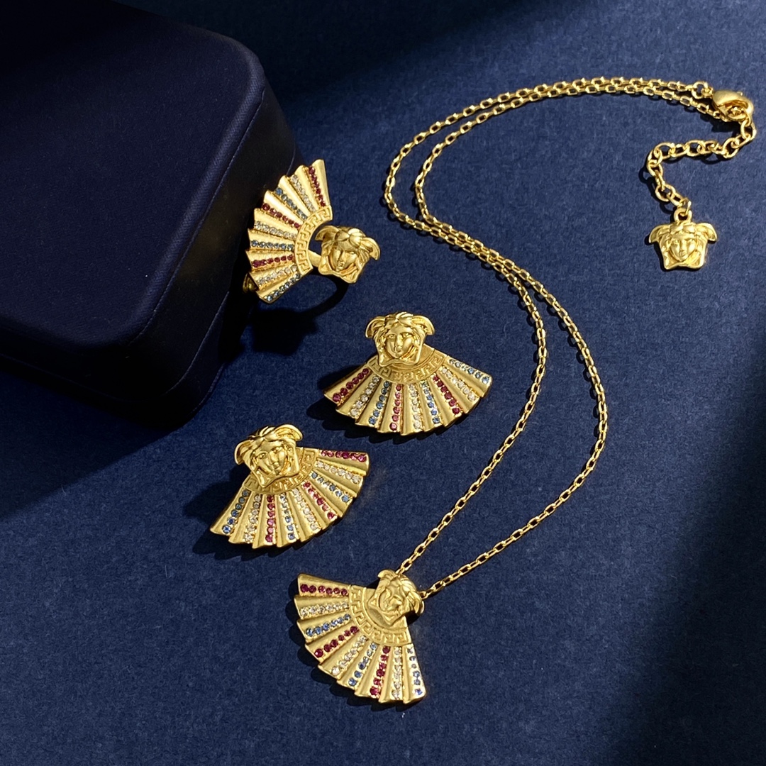 VSN077 Versace fanshaped medusa pendant necklace - ccjewelryacc