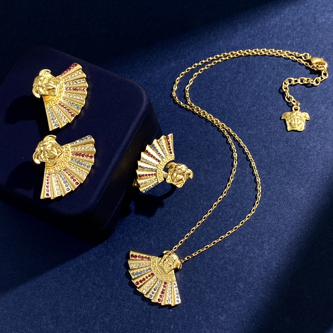 VSN077 Versace fanshaped medusa pendant necklace - ccjewelryacc
