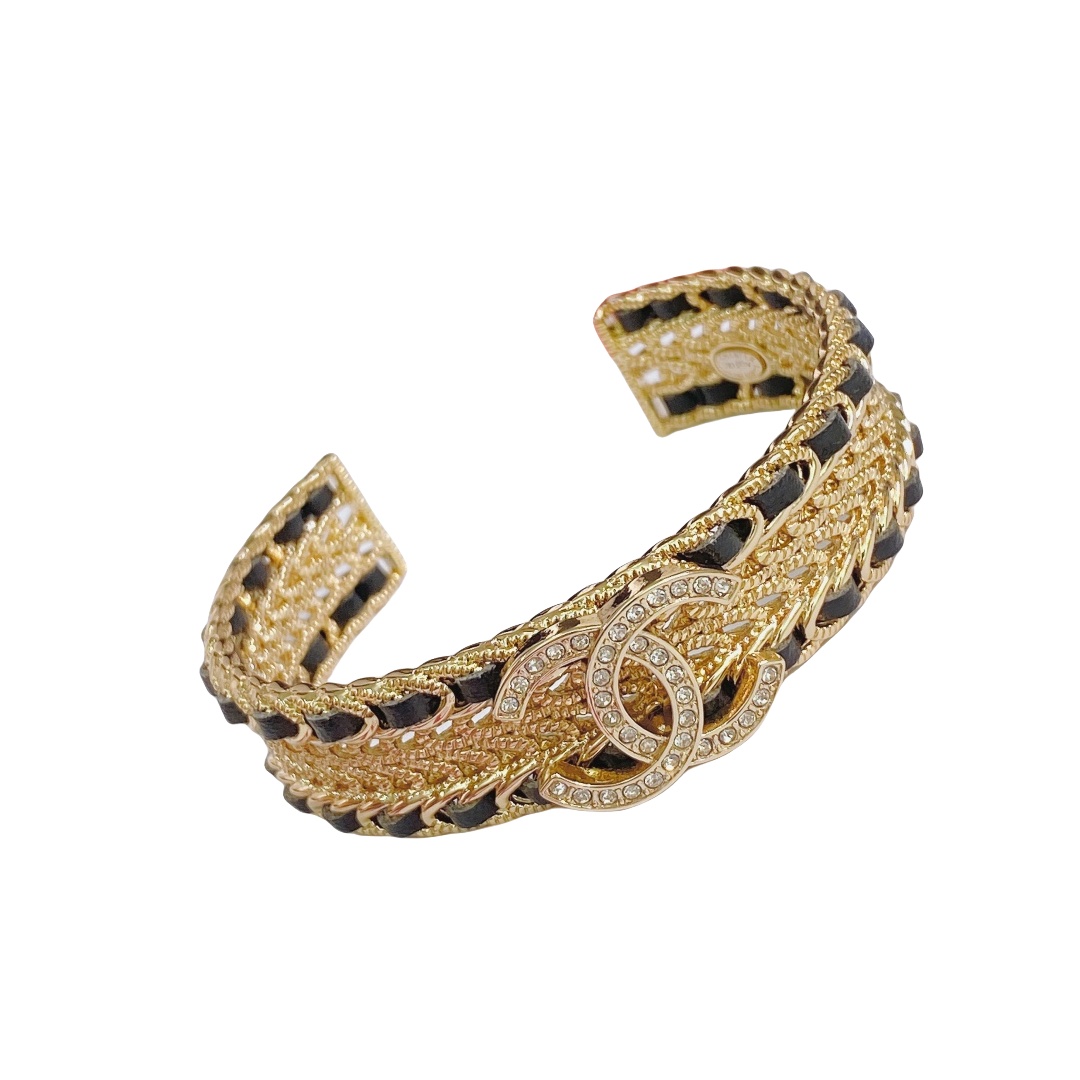 CCS031 Metal leather with CC logo bangle Bracelet - ccjewelryacc