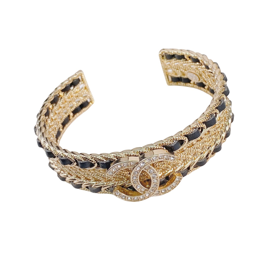 CCS031 Metal leather with CC logo bangle Bracelet - ccjewelryacc