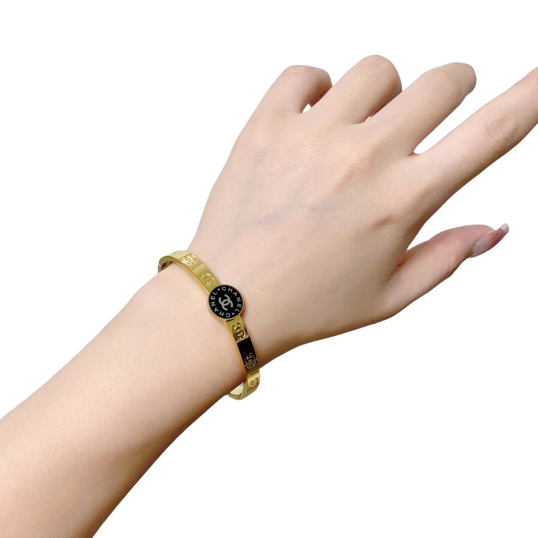 CCS170 Metal cc logo bangle bracelet - ccjewelryacc