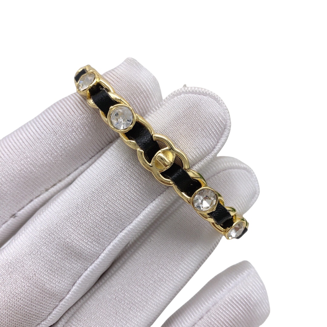 CCS045 Metal leather diamond CC logo Bangle Bracelet - ccjewelryacc