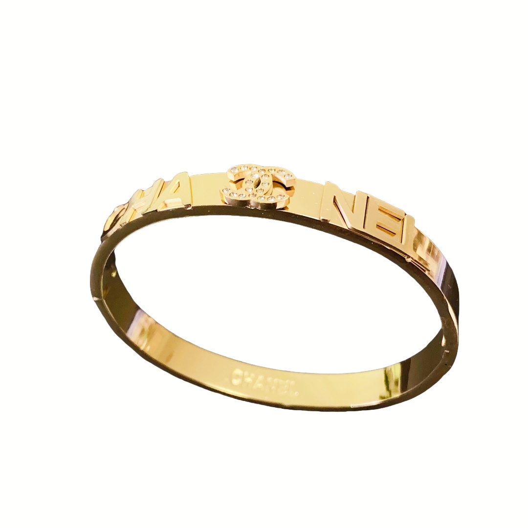 CCS133 Metal diamond CC cuff bracelet - ccjewelryacc