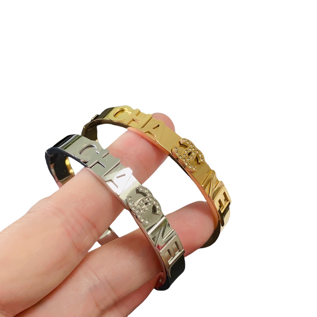 CCS133 Metal diamond CC cuff bracelet - ccjewelryacc