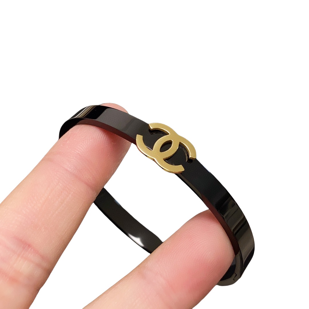 CCS140 Metal Black and gold cc logo bangle bracelet - ccfashionjewelry