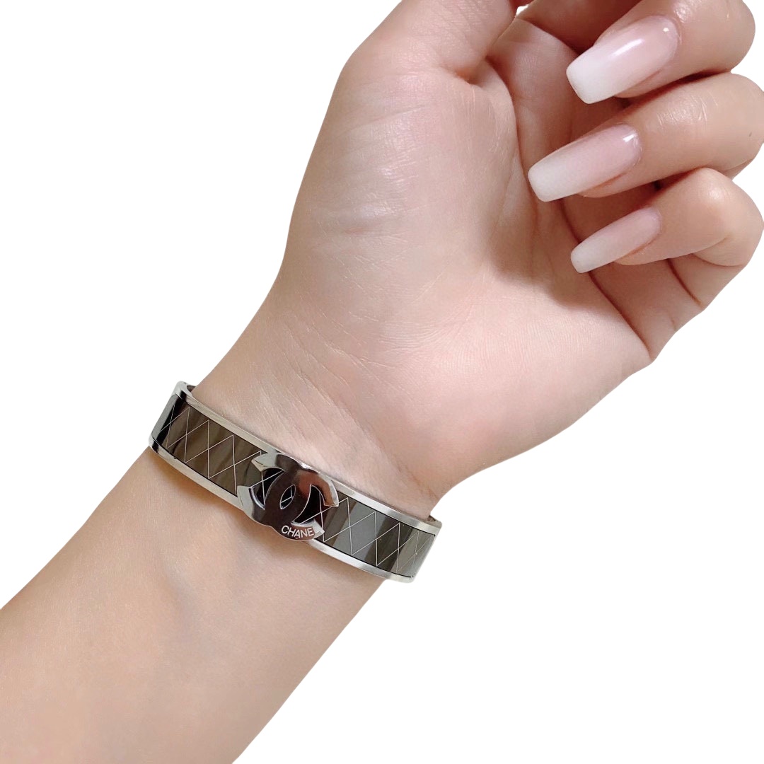 CCS139 Metal Black and gold bangle bracelet - ccjewelryacc