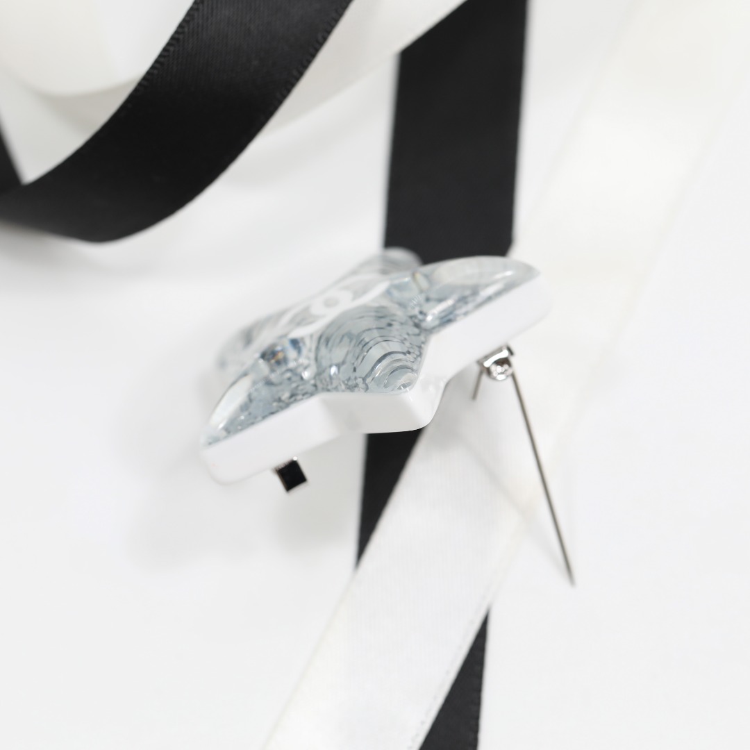 BCB552 Chanel acrylic star brooch pin - ccjewelryacc