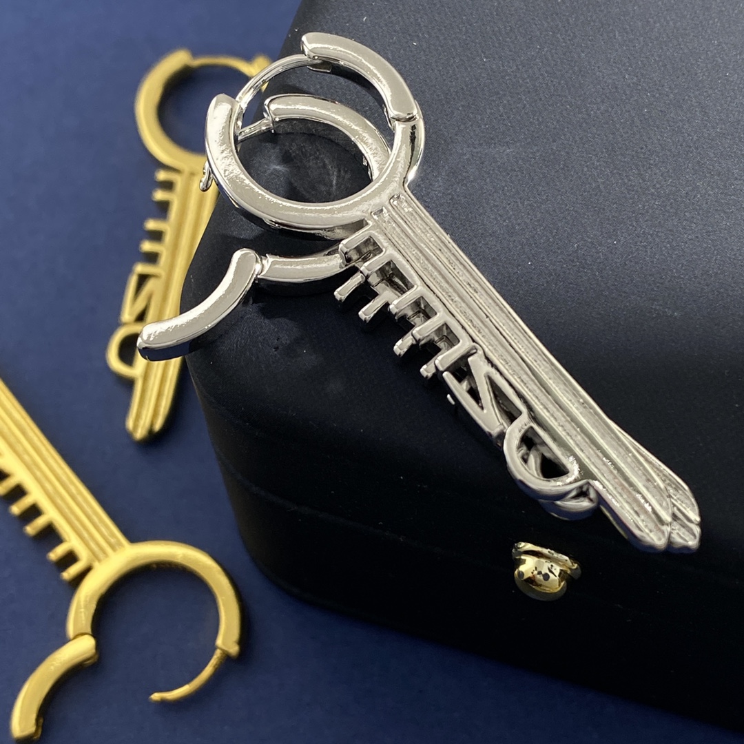 FDE020 Fendi Key earrings - ccjewelryacc
