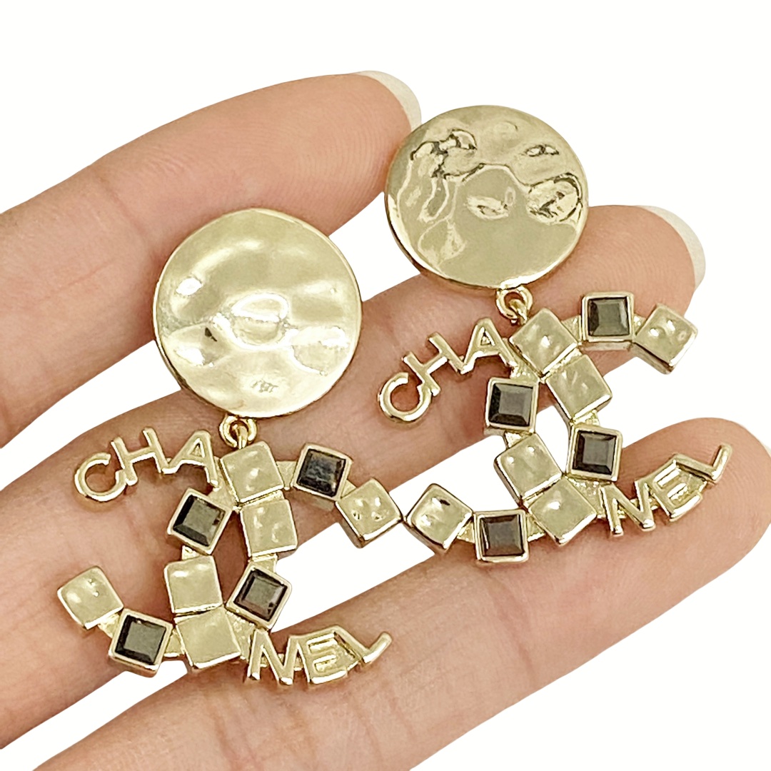 CCE419 Chanel logo earrings - ccjewelryacc
