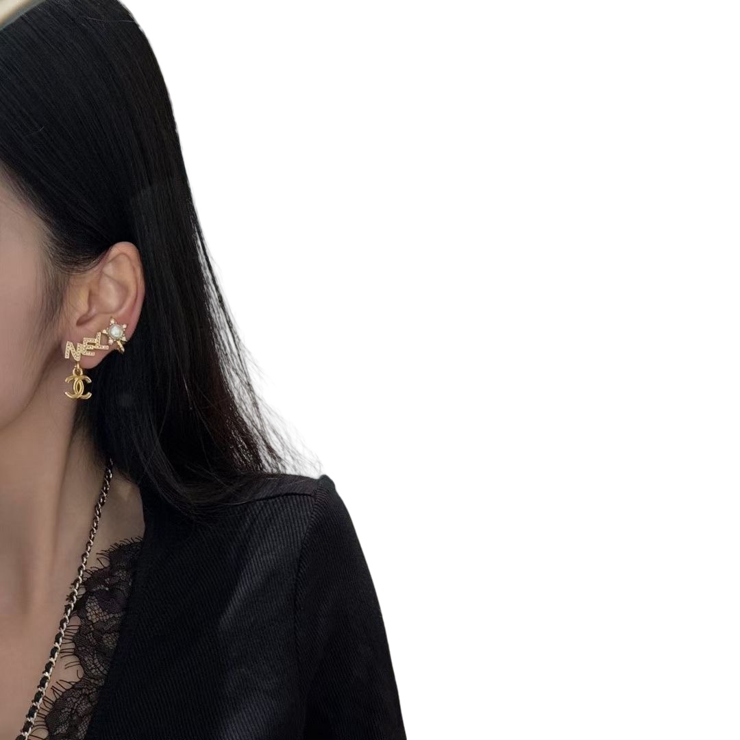 CCE227 Chanel crystal cc star earrings - ccjewelryacc