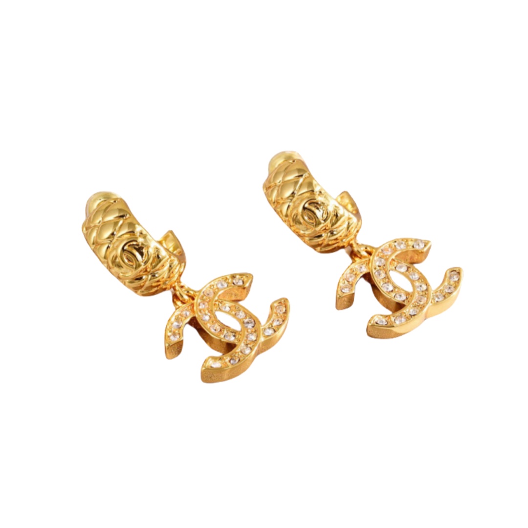 CCE074 Chanel 25 C shape Quilting and crystal cc logo earrings - ccjewelryacc