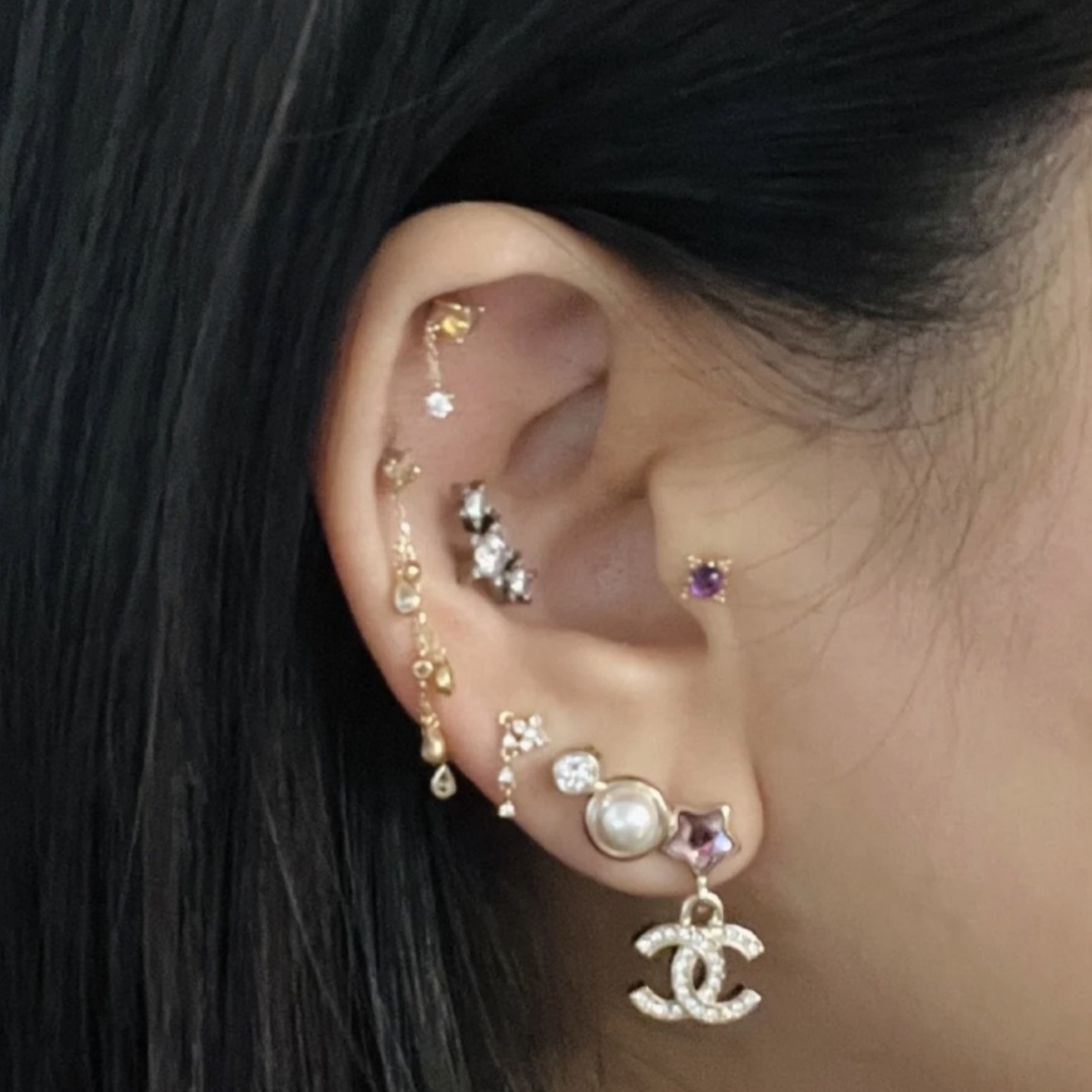 CCE233  Chanel Pink crystal star stud earrings - ccjewelryacc