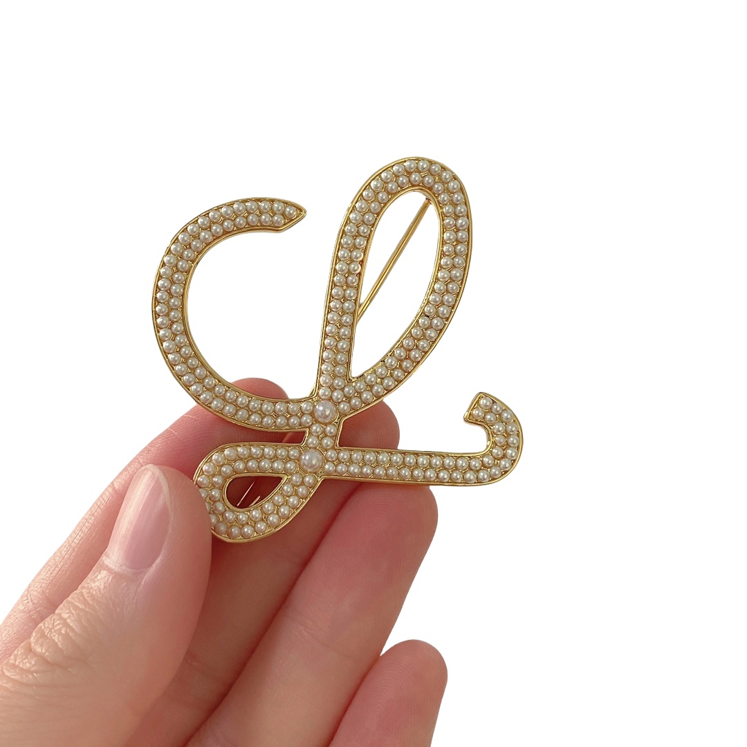 BLB002 Designer Pearl L letter brooch Pins - ccjewelryacc