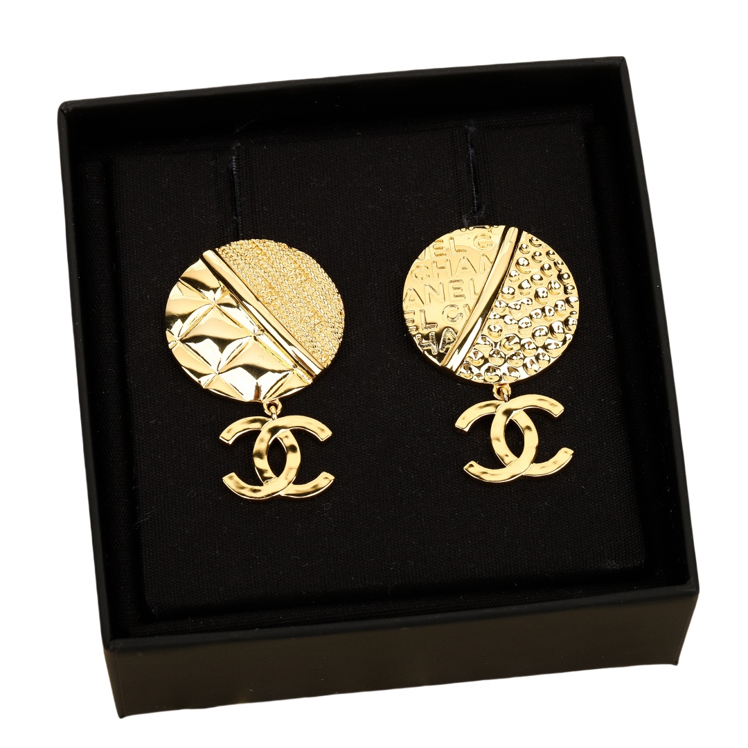 CCE006 Metal Round asymmetric embossment letters CC drop earring - ccjewelryacc