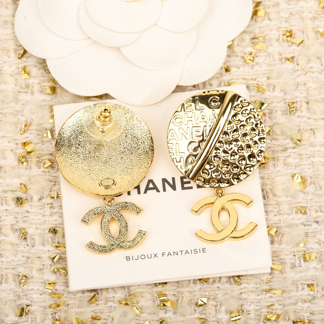 CCE006 Metal Round asymmetric embossment letters CC drop earring - ccjewelryacc