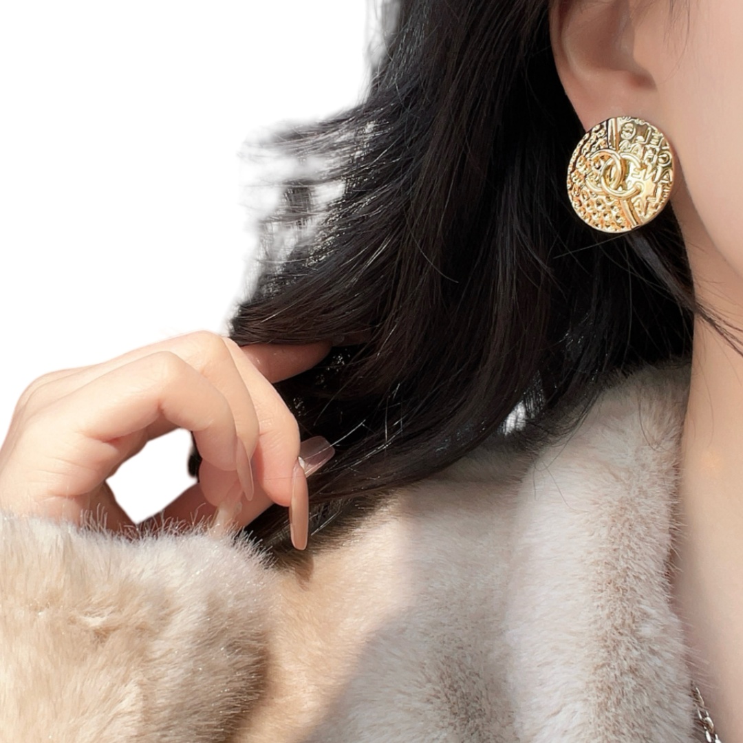 CCE006 Metal Round asymmetric embossment letters CC drop earring - ccjewelryacc