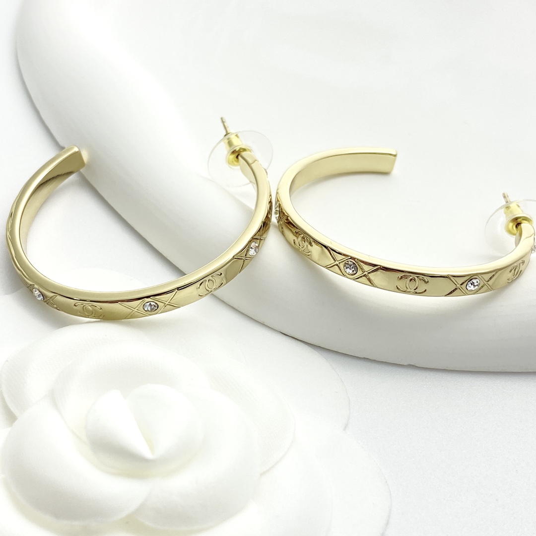 CCE256 Chanel Quilted Lining hoop earrings for women - ccjewelryacc