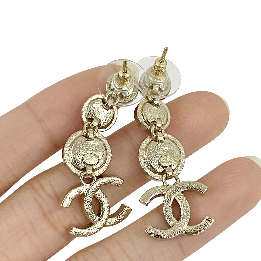 CCE255 Chanel pink stone earrings for women - ccjewelryacc