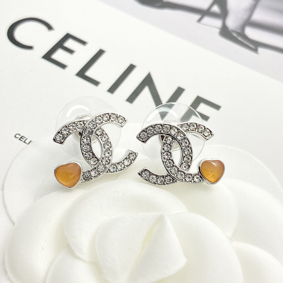 CCE258 Chanel 25P heart crystal cc stud earrings - ccjewelryacc